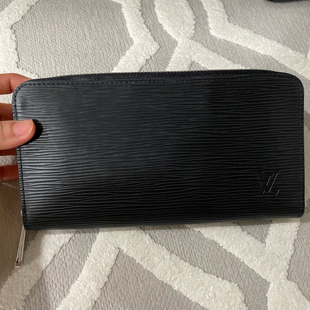New LV wallet